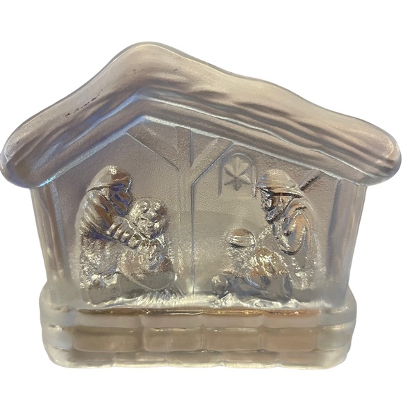 Christmas Around the World Frosted Glass Nativity Scene Tealight Display - Picture 2 of 6